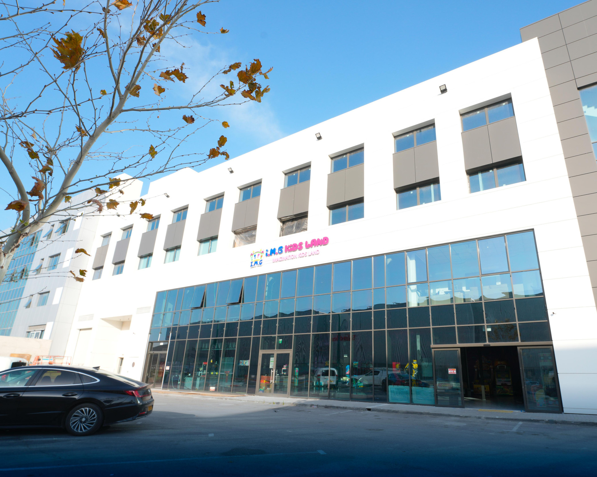 ‬LEV11‭ ‬Center